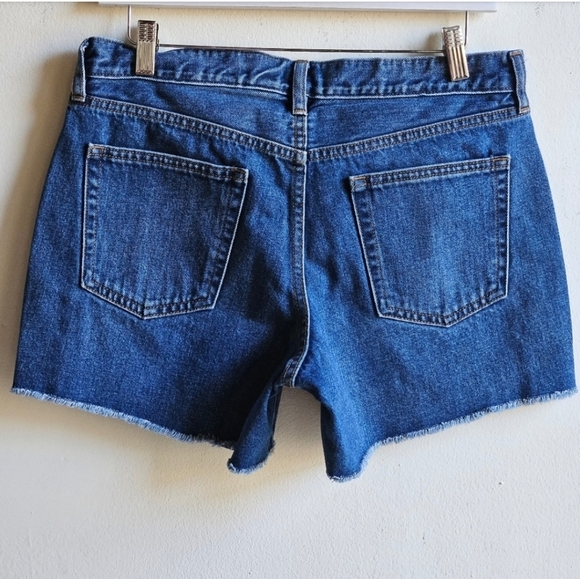 J CREW WOMEN'S SHORTS W/ RAW HEM  SIZE 28 - Picture 2 of 3